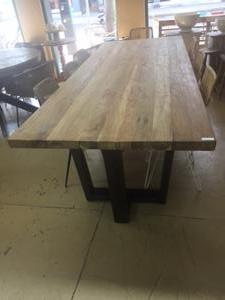 Golven Dicteren krekel Teak tafel / ijzer poot / PL 007 - Antwerpen